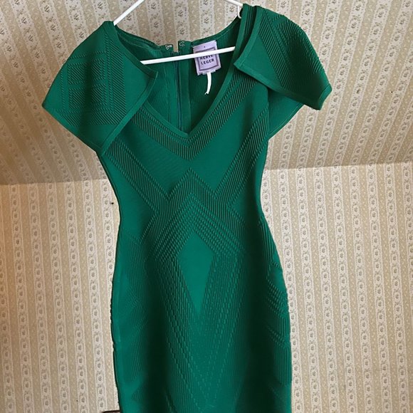 Herve Leger Womens Green Embossed Shoulder-Flap Bandage Bodycon Dress, S - Picture 3 of 4